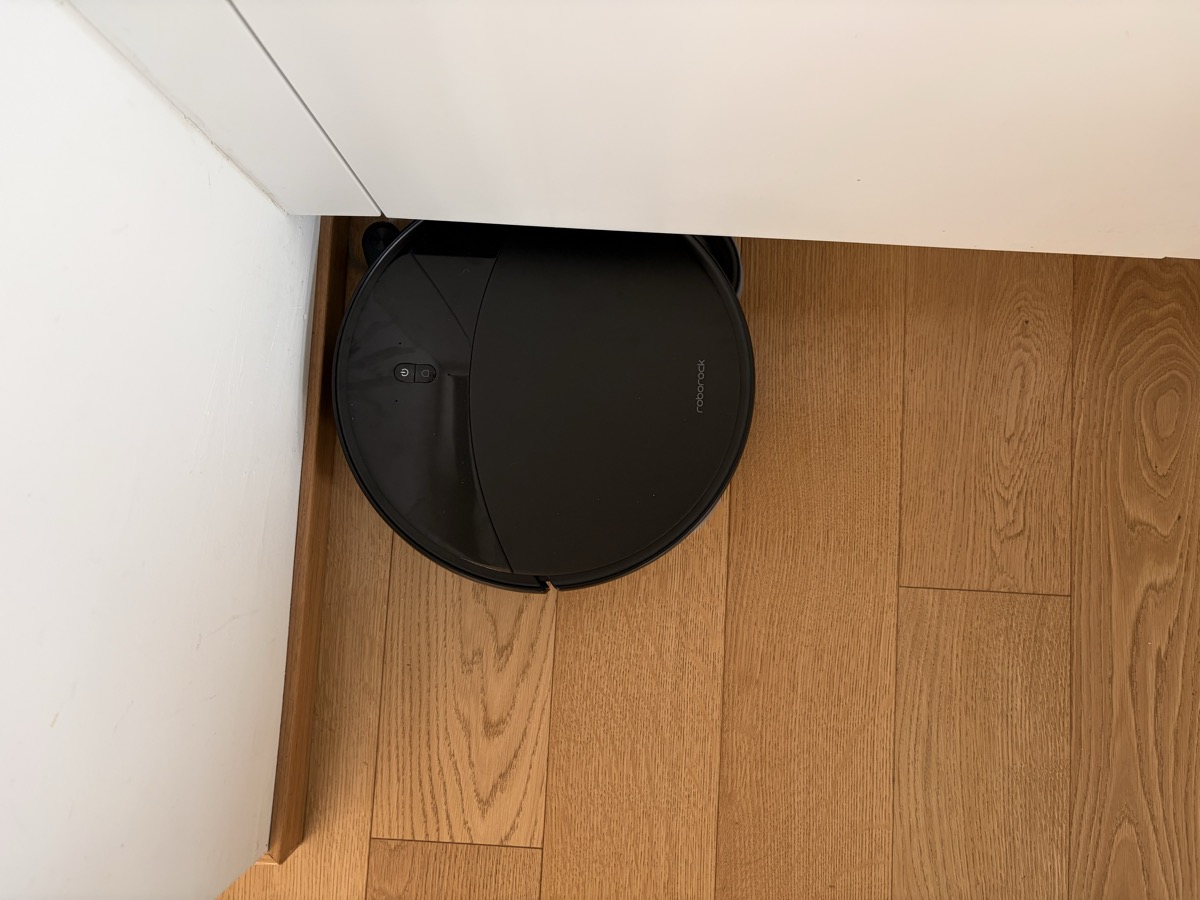 Roborock Saros 20 Sonic navigating a living room with pets